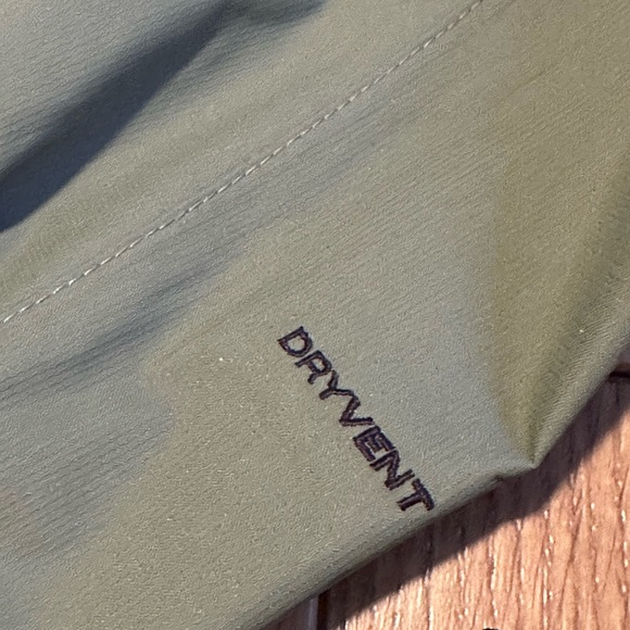North Face Dry Vent Rain Jacket - Picture 3 of 5